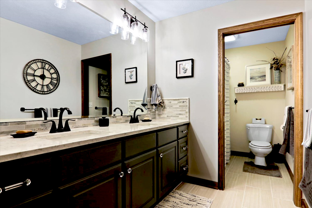 20379 Cedar Avenue Downs, IL 61736 - Photo 74 of 97 a en suite bathroom with a double vanity sink and a mirror