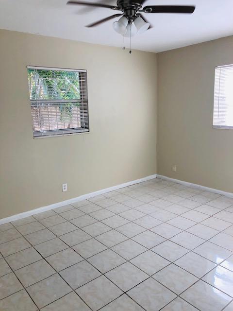 908 Cheyenne Street Jupiter, FL 33458 - Photo 8 of 13 IMG_5077