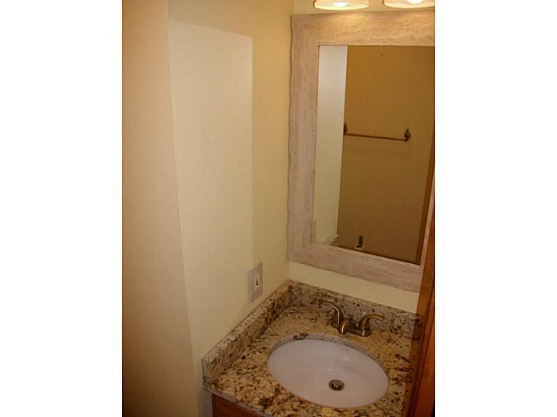 39 Fenton Way Bangor, ME 04401 - Photo 11 of 27 Bathroom.