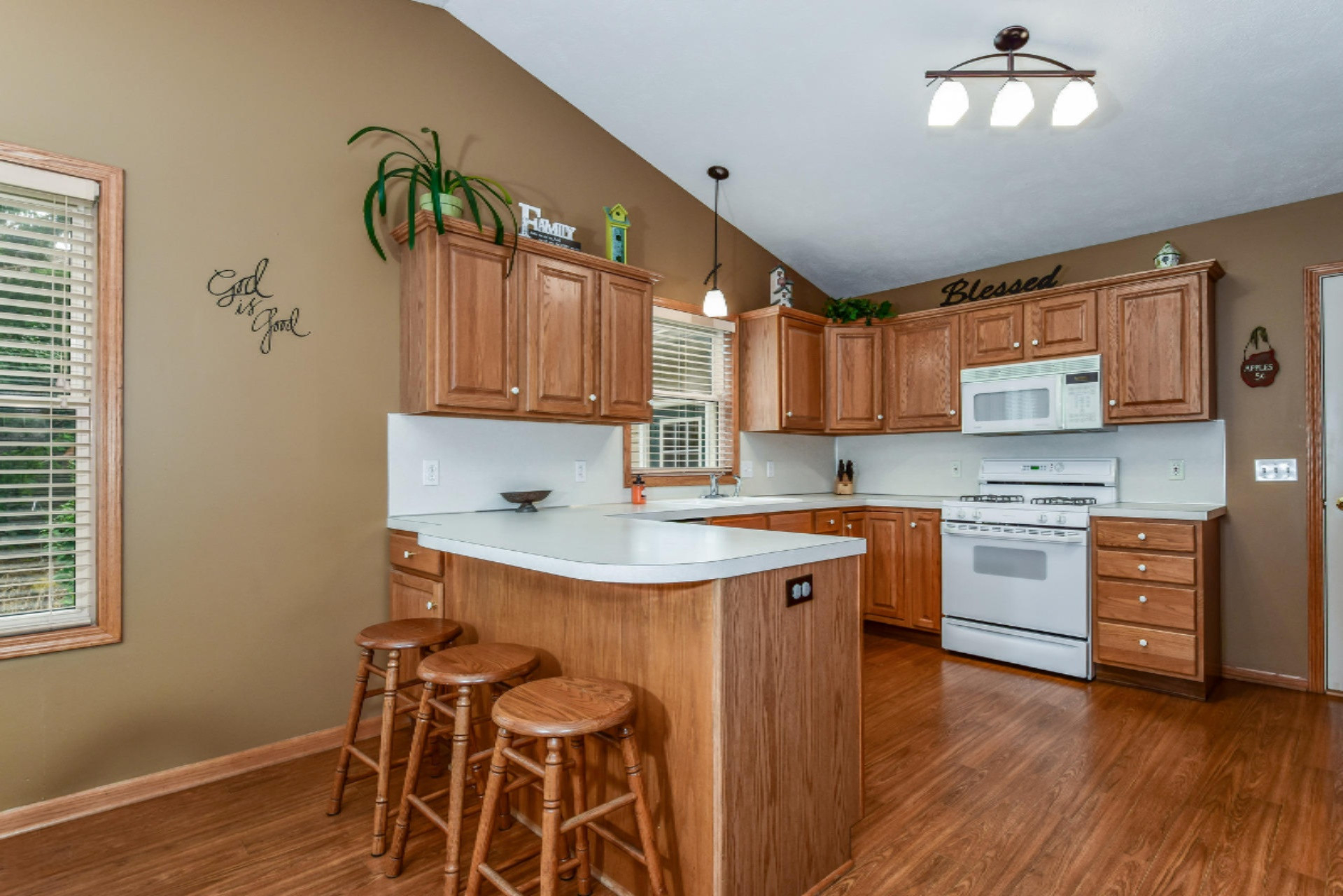 8574 Ridgebluff Drive Southwest Byron Center, MI 49315 - Photo 13 of 52 013-Kitchen-4667182-medium