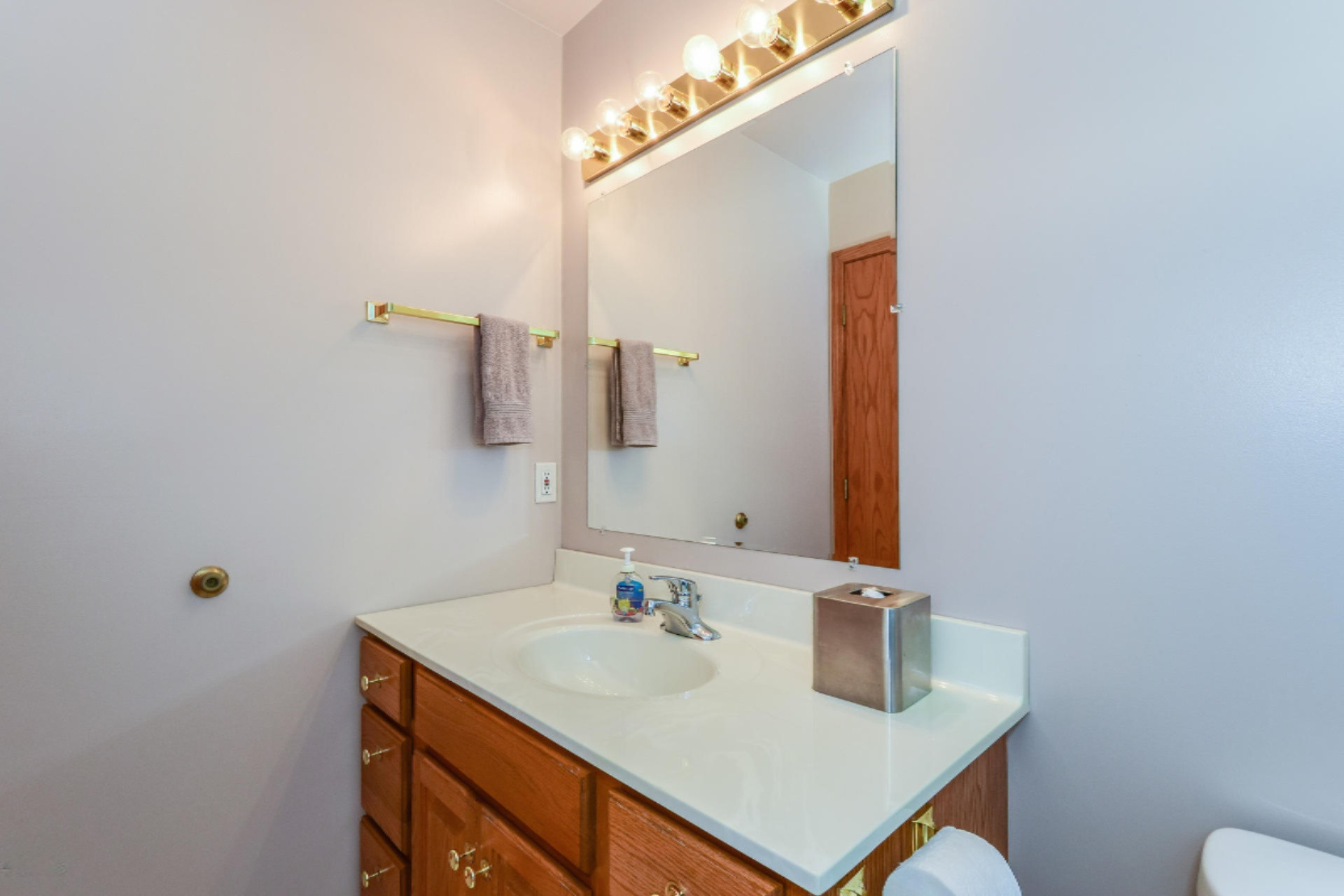 8574 Ridgebluff Drive Southwest Byron Center, MI 49315 - Photo 27 of 52 027-Bathroom-4667167-medium