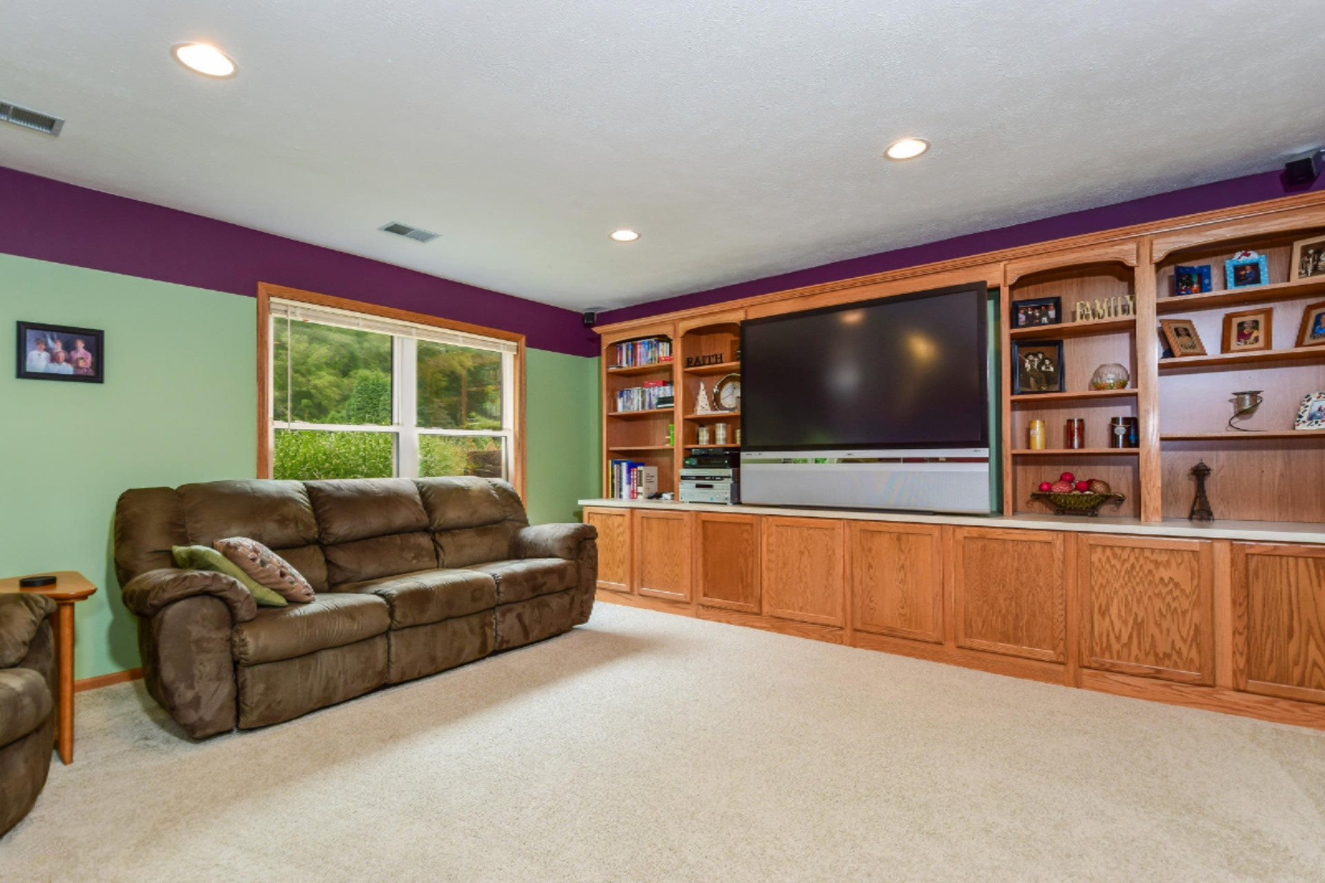 8574 Ridgebluff Drive Southwest Byron Center, MI 49315 - Photo 31 of 52 031-Family_Room-4667188-medium