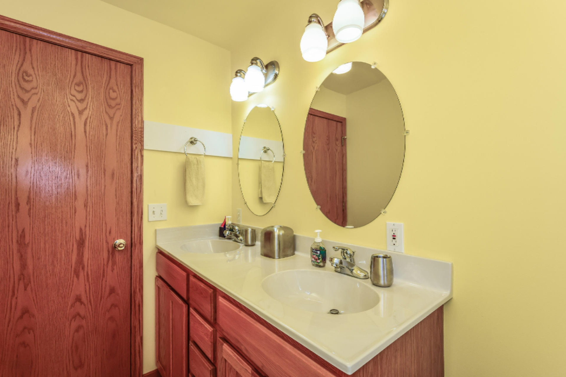 8574 Ridgebluff Drive Southwest Byron Center, MI 49315 - Photo 37 of 52 037-Bathroom-4667184-medium