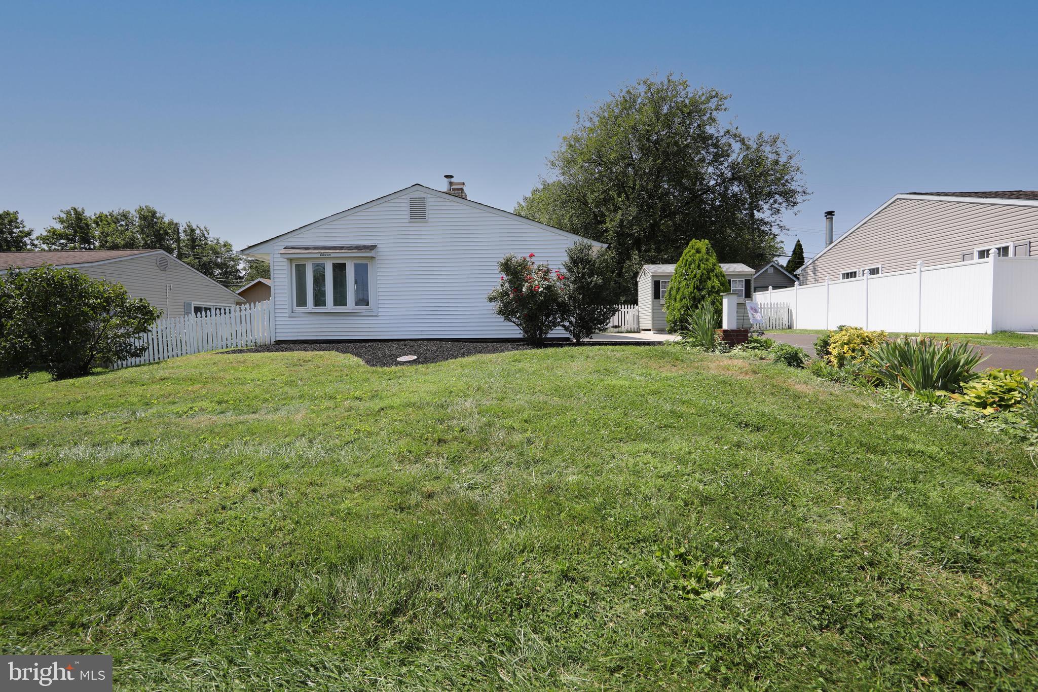 11 Gable Hill Road Levittown, PA 19057 - Photo 2 of 23 Gallery Image 2