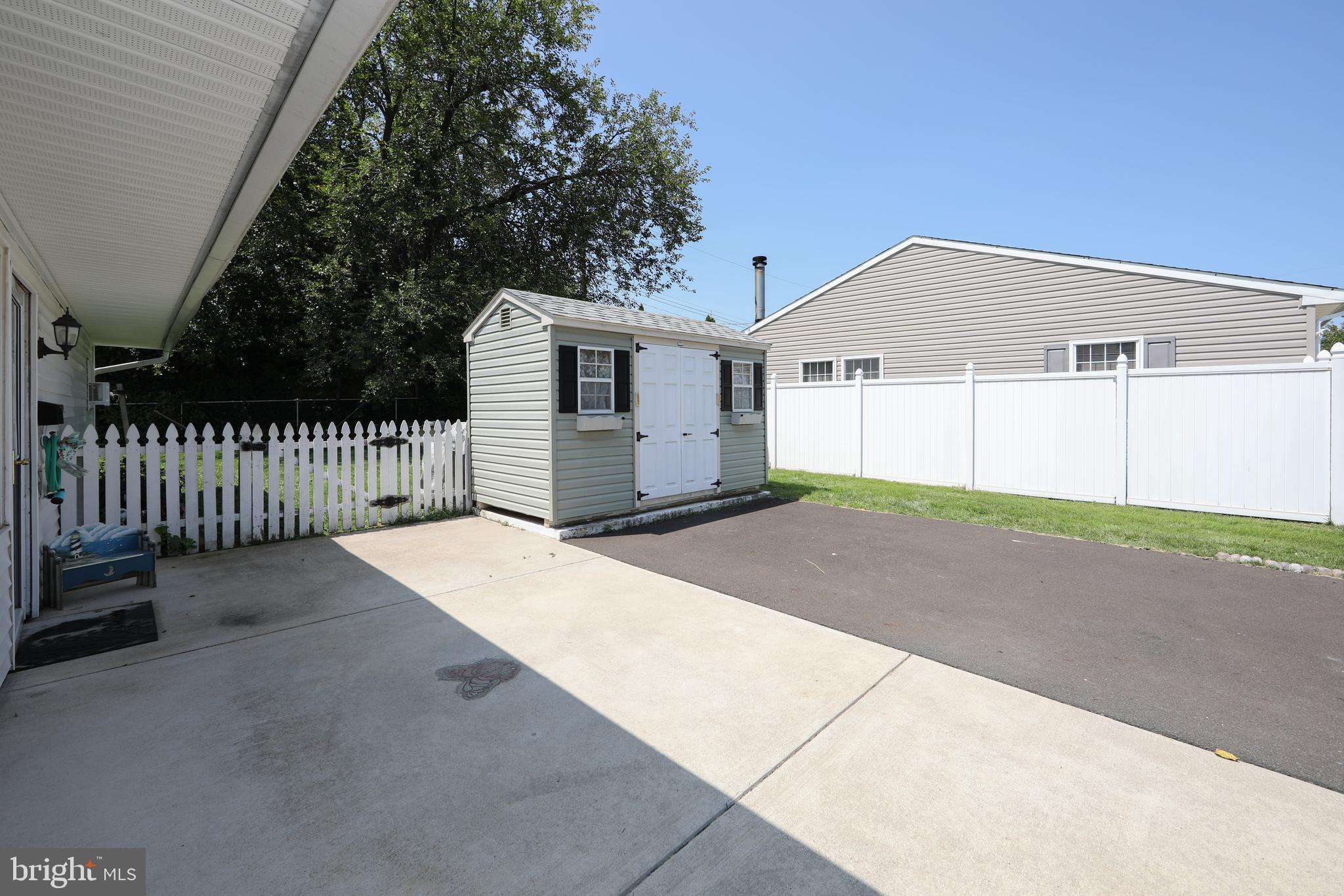11 Gable Hill Road Levittown, PA 19057 - Photo 4 of 23 Gallery Image 4