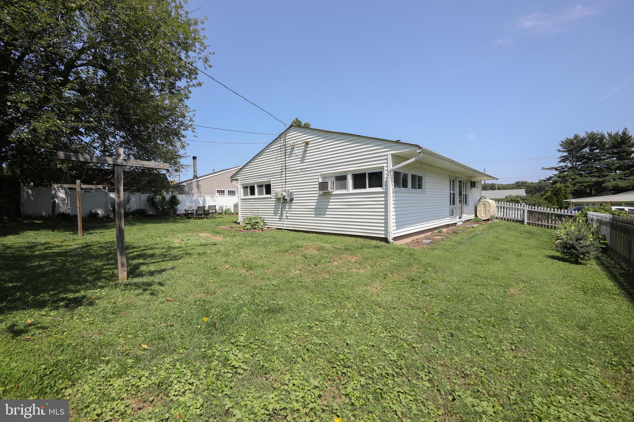 11 Gable Hill Road Levittown, PA 19057 - Photo 8 of 23 Gallery Image 8