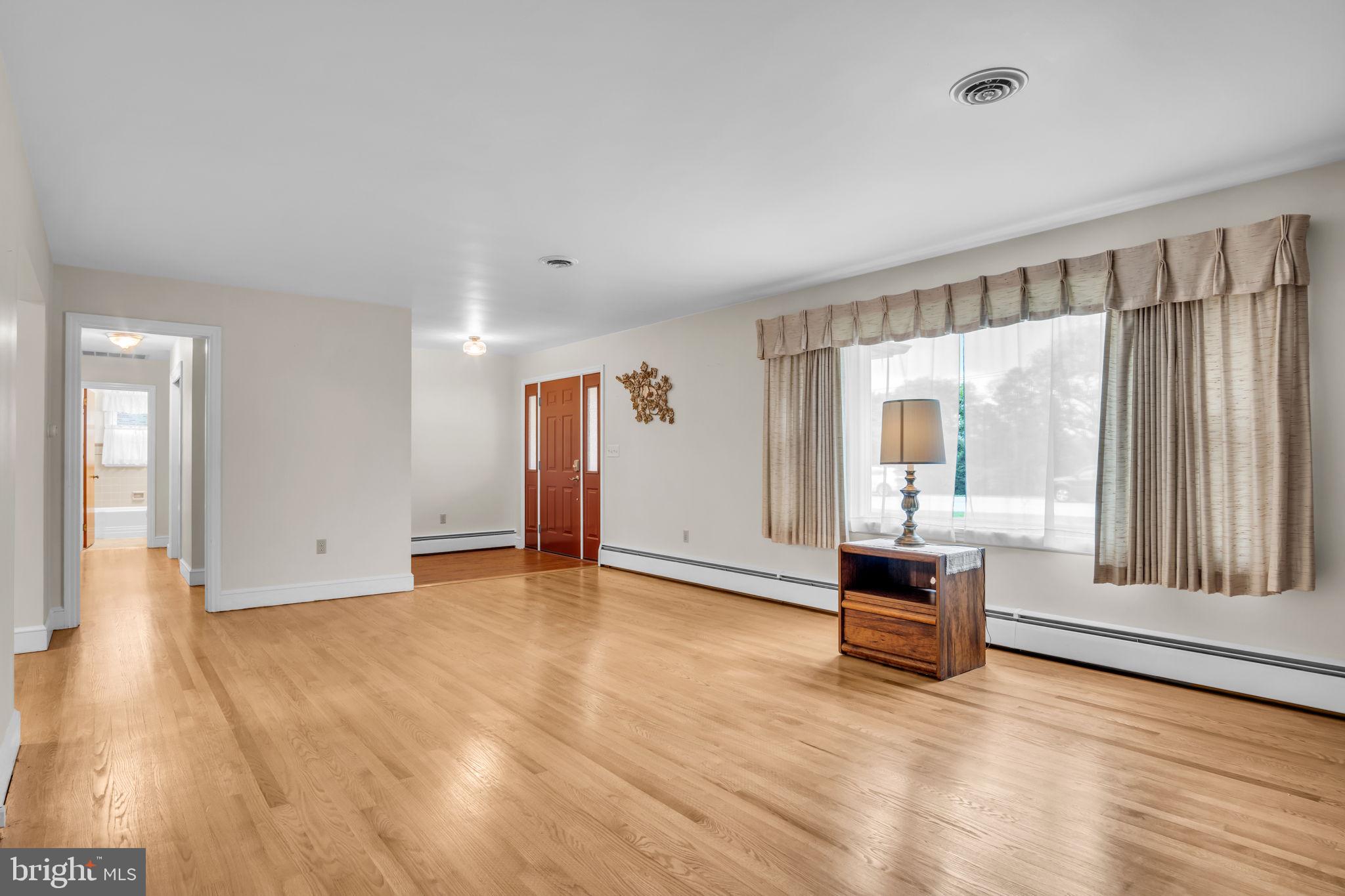 1820 Ridgeview Drive Carlisle, PA 17013 - Photo 3 of 27 Gallery Image 3