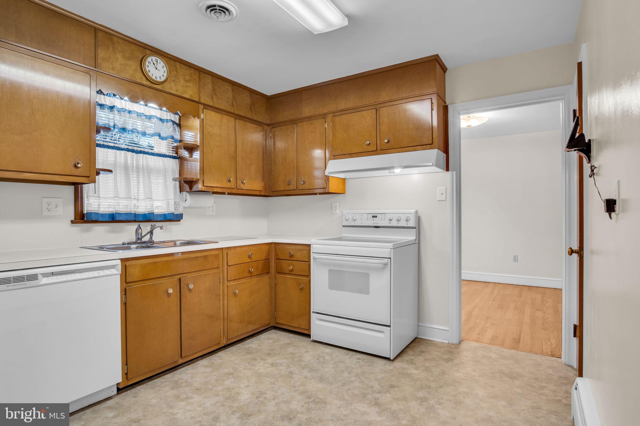 1820 Ridgeview Drive Carlisle, PA 17013 - Photo 7 of 27 Gallery Image 7