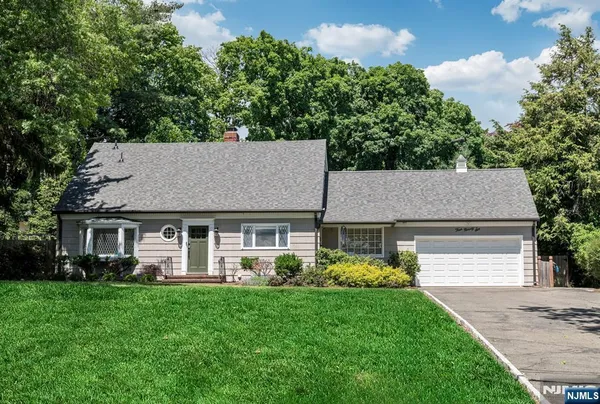 $6,900 | 496 Lincoln Avenue, Ridgewood, NJ 07450