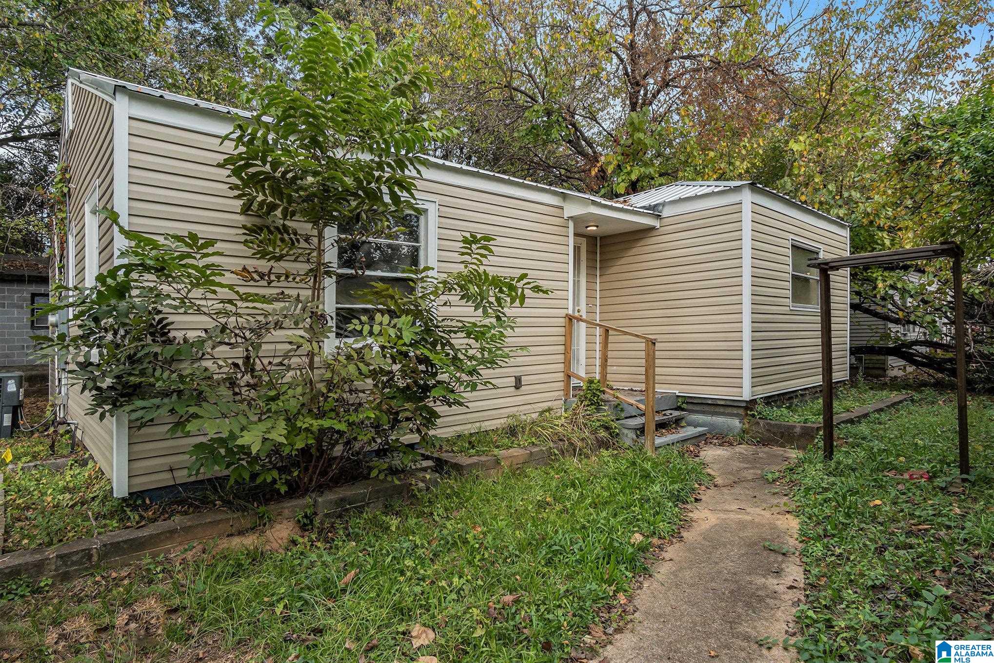 6721 Grasselli Road Fairfield, AL 35064 - Photo 1 of 14