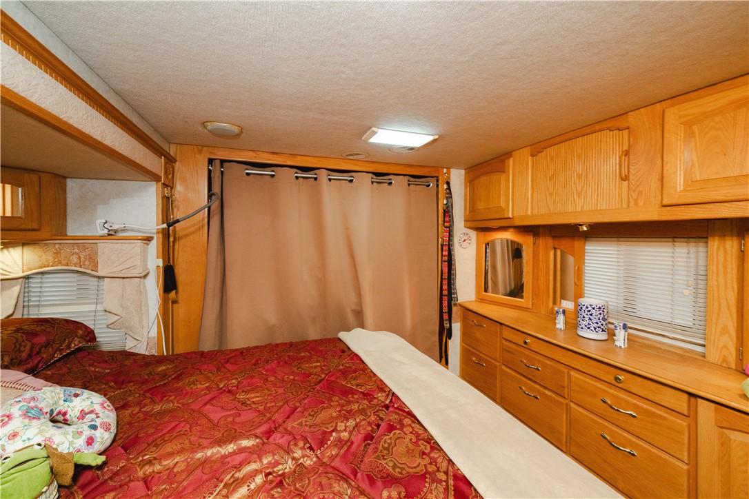 1597 Gisela Road Golden Valley, AZ 86413 - Photo 46 of 52 Bedroom