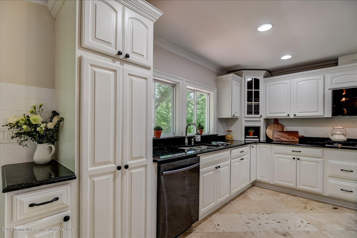 46 Centerville Road Holmdel, NJ 07733 - Photo 12 of 40 Kitchen