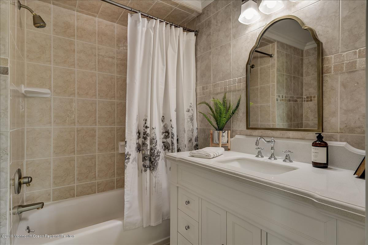 46 Centerville Road Holmdel, NJ 07733 - Photo 33 of 40 Bathroom