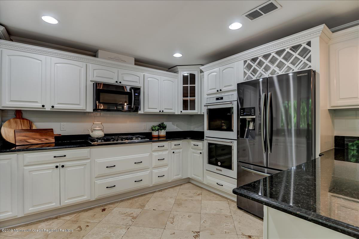 46 Centerville Road Holmdel, NJ 07733 - Photo 9 of 40 Kitchen
