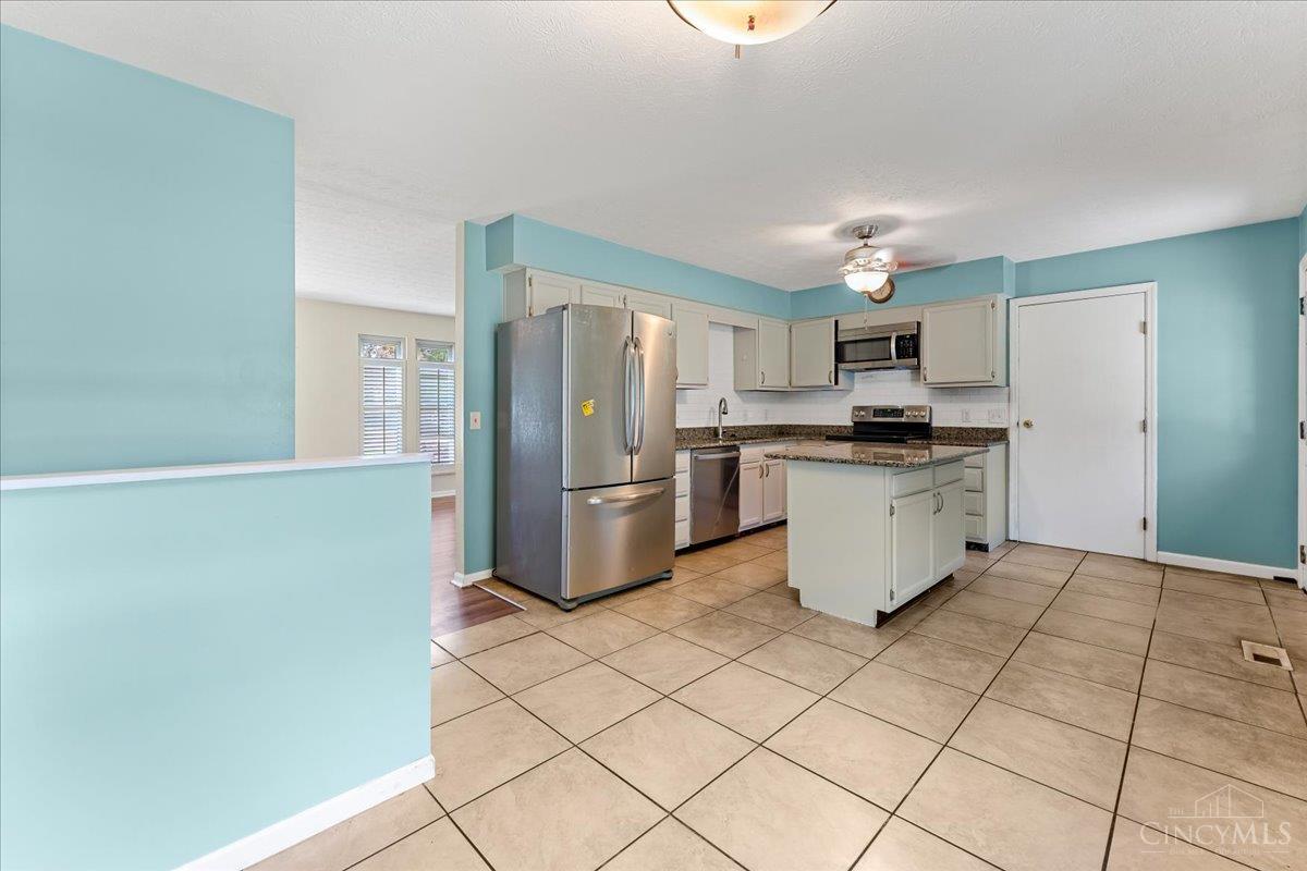 7587 Vinnedge Road Hamilton, OH 45011 - Photo 11 of 35