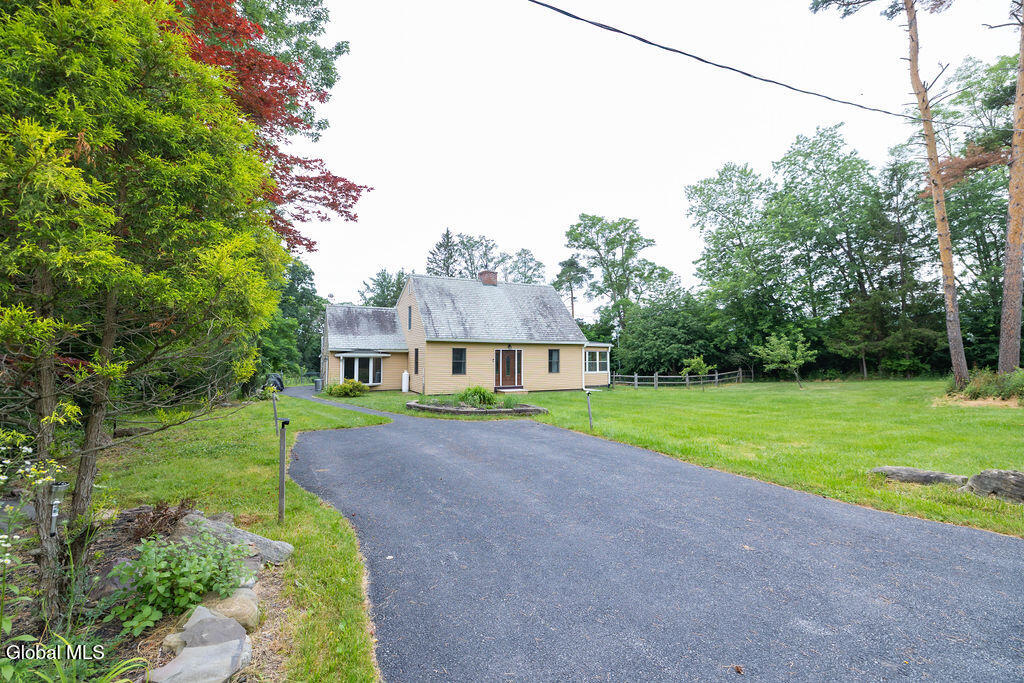 859 Putnam Road Rotterdam, NY 12306 - Photo 5 of 90 0S4A6849