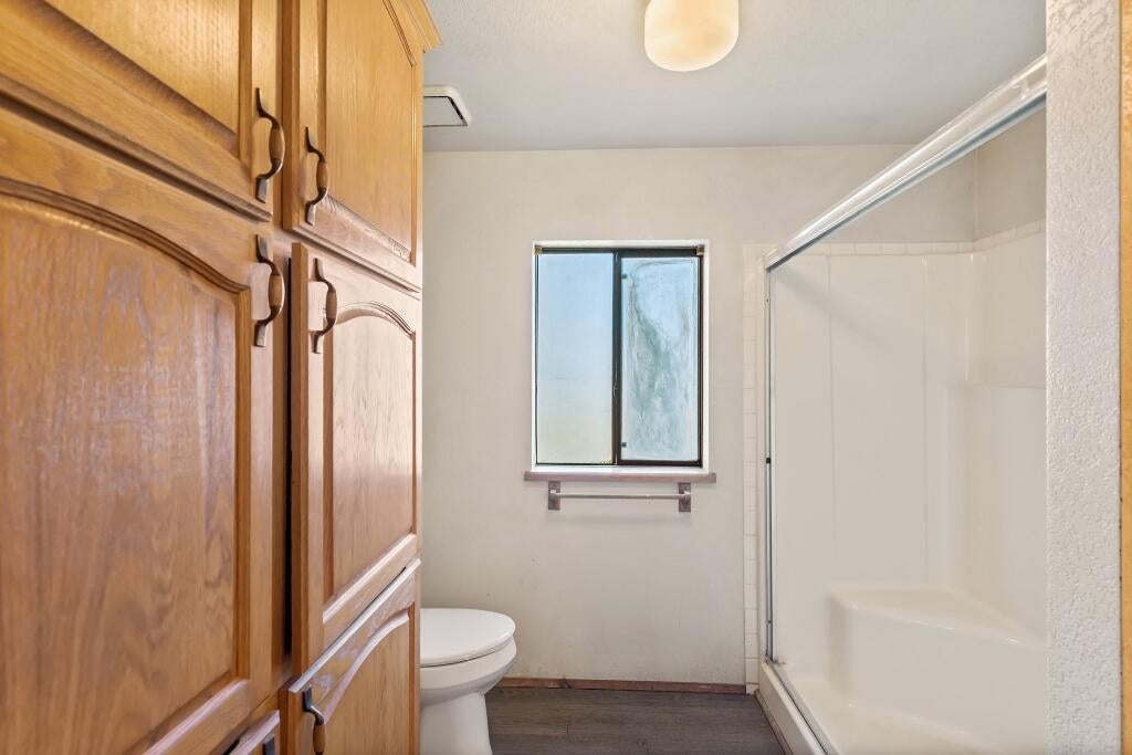 111 Norman Road Selma, OR 97538 - Photo 25 of 43 F2_Bathroom-1b_111-Norman-Rd