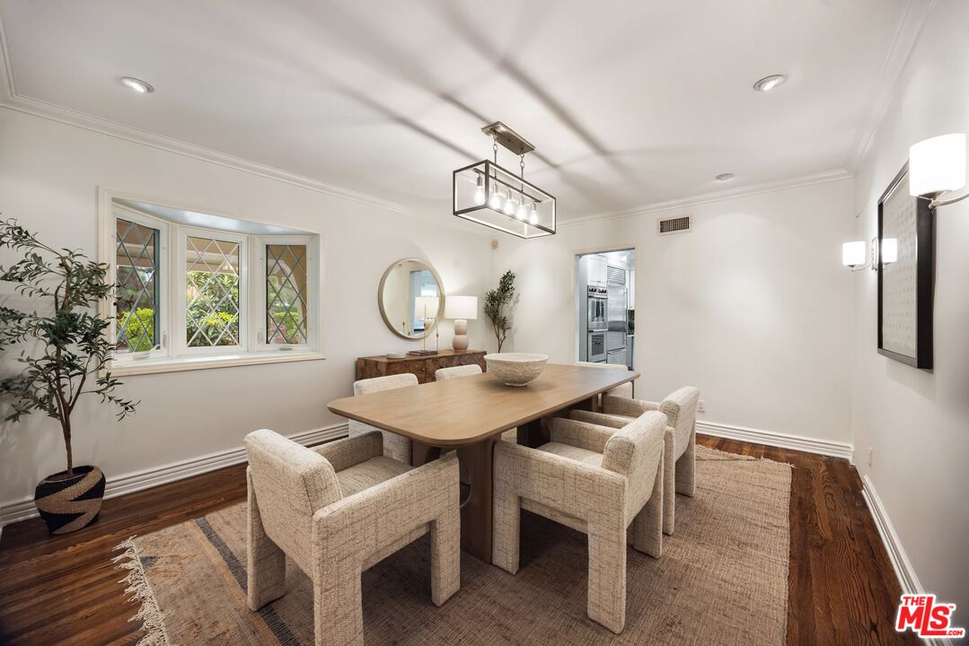 2229 Stradella Road Los Angeles, CA 90077 - Photo 15 of 37