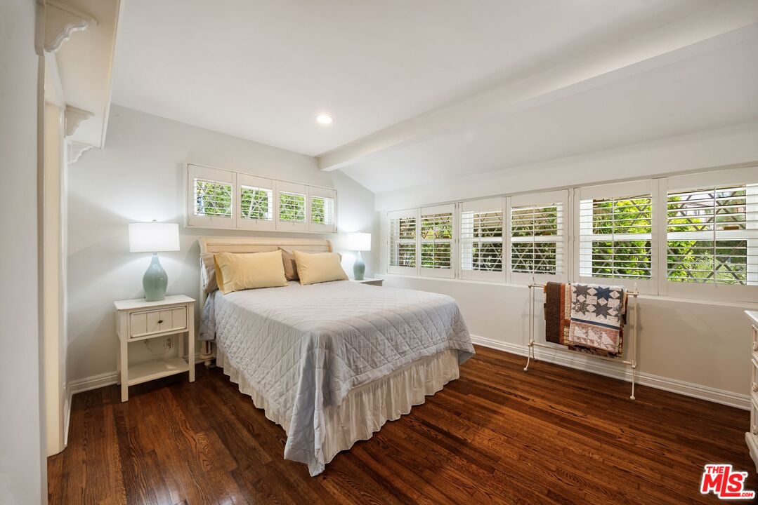 2229 Stradella Road Los Angeles, CA 90077 - Photo 24 of 37