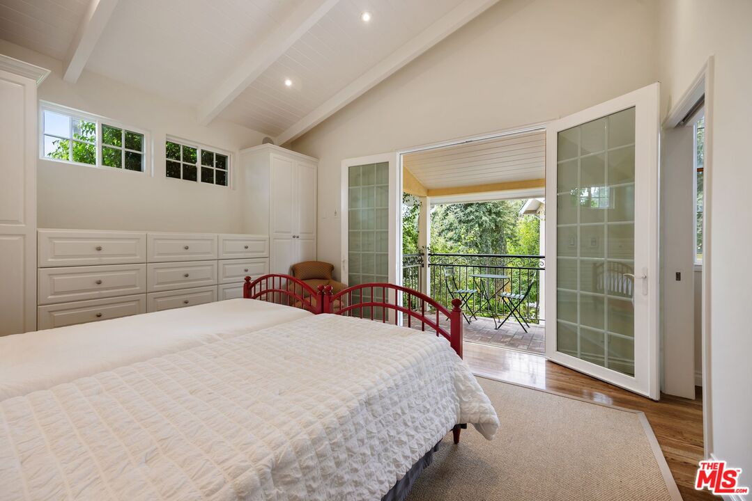 2229 Stradella Road Los Angeles, CA 90077 - Photo 29 of 37