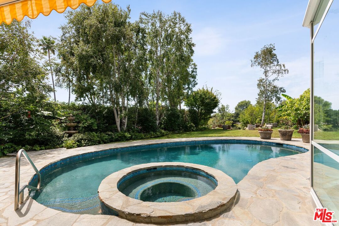 2229 Stradella Road Los Angeles, CA 90077 - Photo 32 of 37