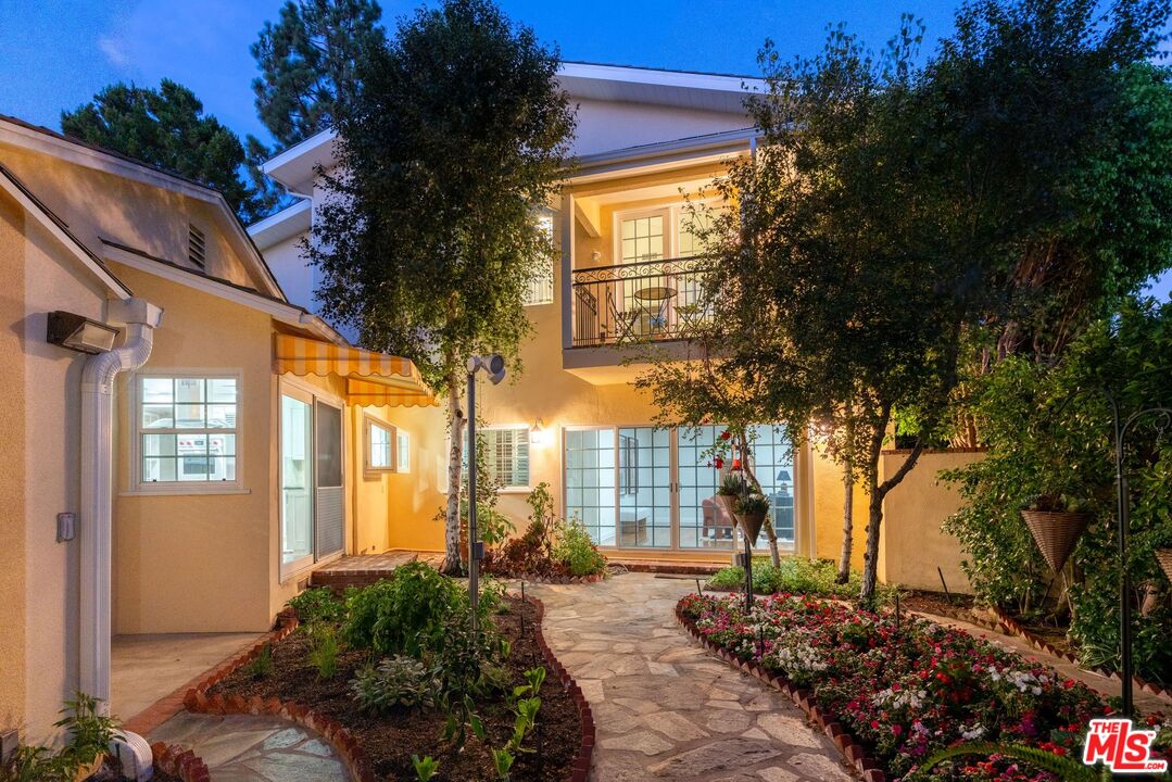 2229 Stradella Road Los Angeles, CA 90077 - Photo 35 of 37