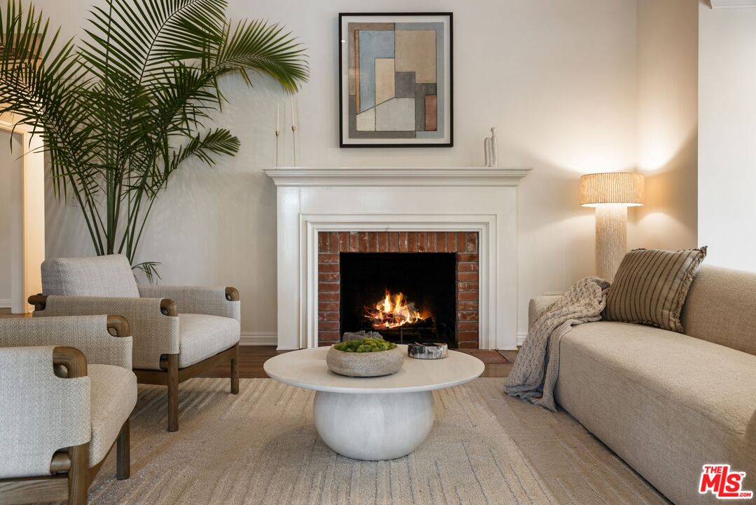 2229 Stradella Road Los Angeles, CA 90077 - Photo 5 of 37