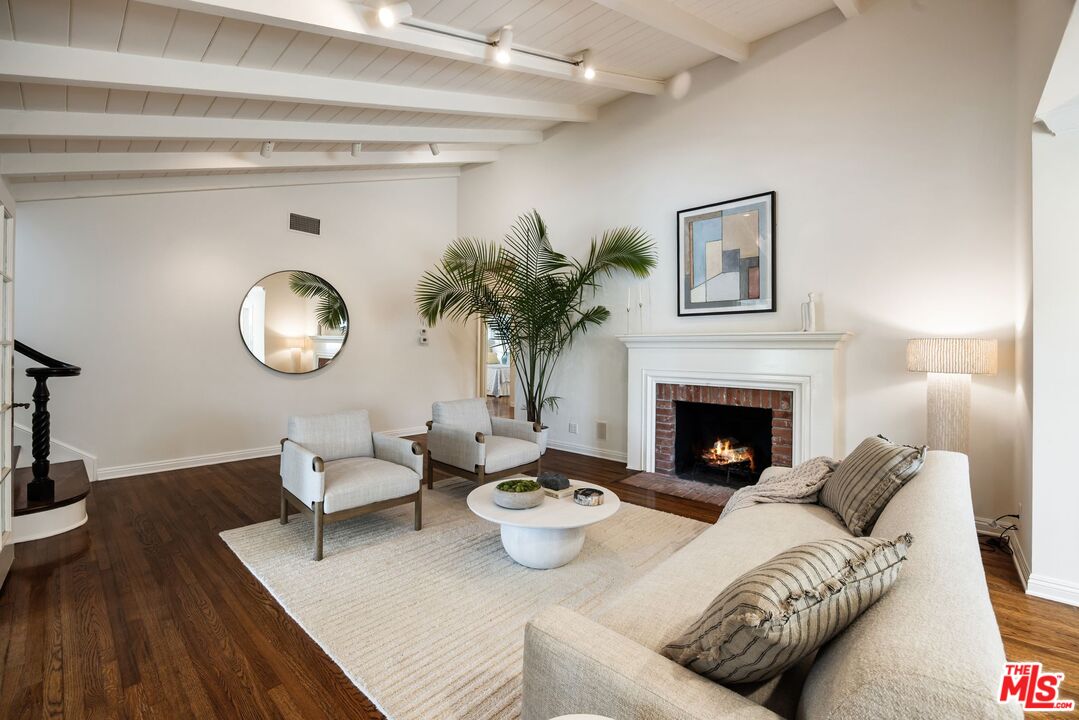 2229 Stradella Road Los Angeles, CA 90077 - Photo 6 of 37