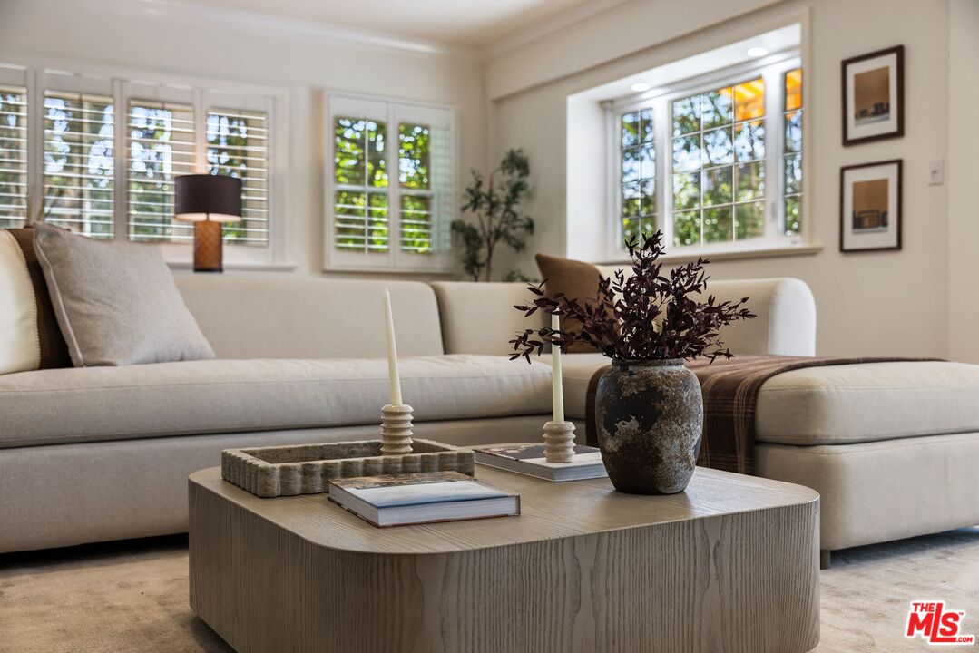 2229 Stradella Road Los Angeles, CA 90077 - Photo 9 of 37