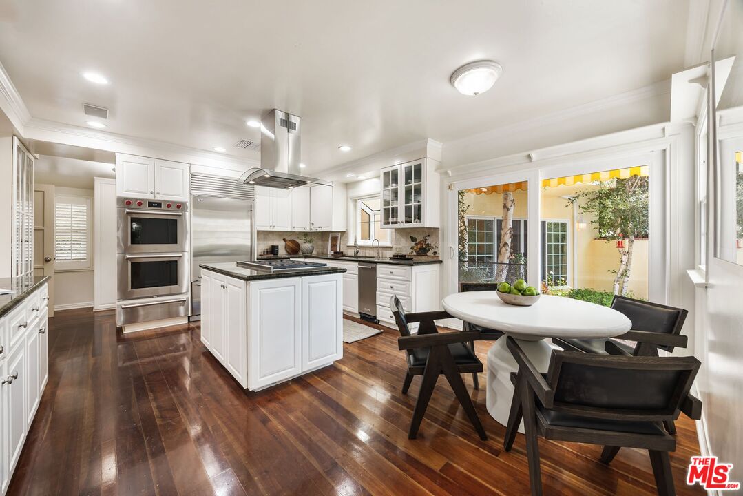 2229 Stradella Road Los Angeles, CA 90077 - Photo 10 of 37