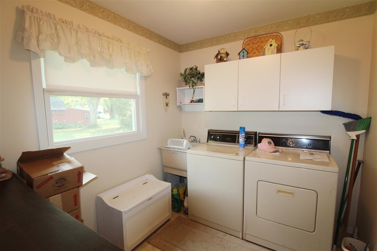 2132 North Nichols Road Flushing, MI 48433 - Photo 20 of 37 50055180-19.JPG