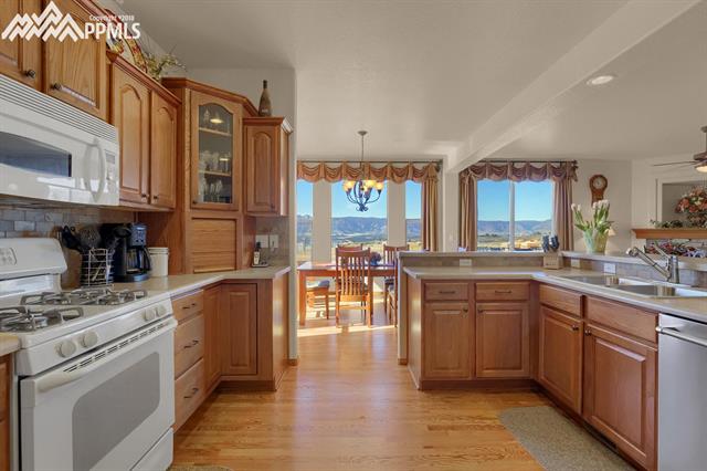 13824 Windy Oaks Road Colorado Springs, CO 80921 - Photo 12 of 35 Gallery Image 12
