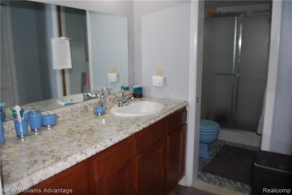 29930 Barwell Road Farmington Hills, MI 48334 - Photo 25 of 44