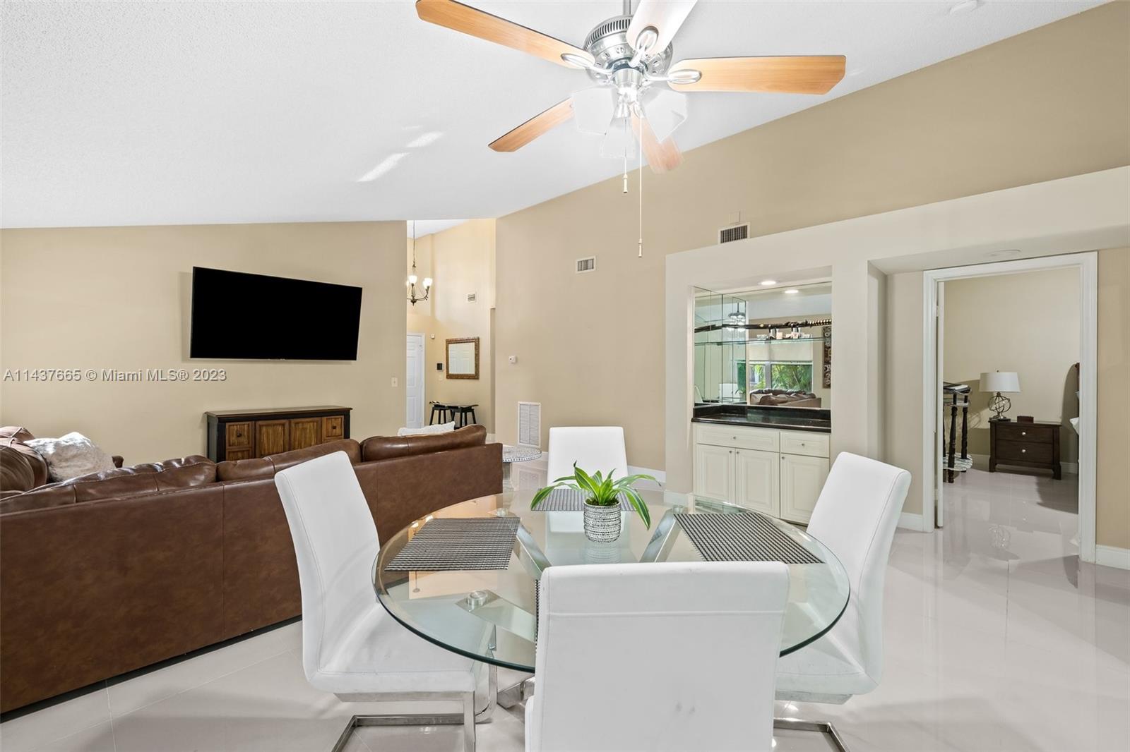 11001 Ladera Lane, Unit C Boca Raton, FL 33498 - Photo 3 of 31 Gallery Image 3
