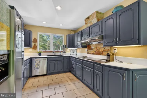 $2,000,000 | 3439 Malbrook Drive, Falls Church, VA 22044