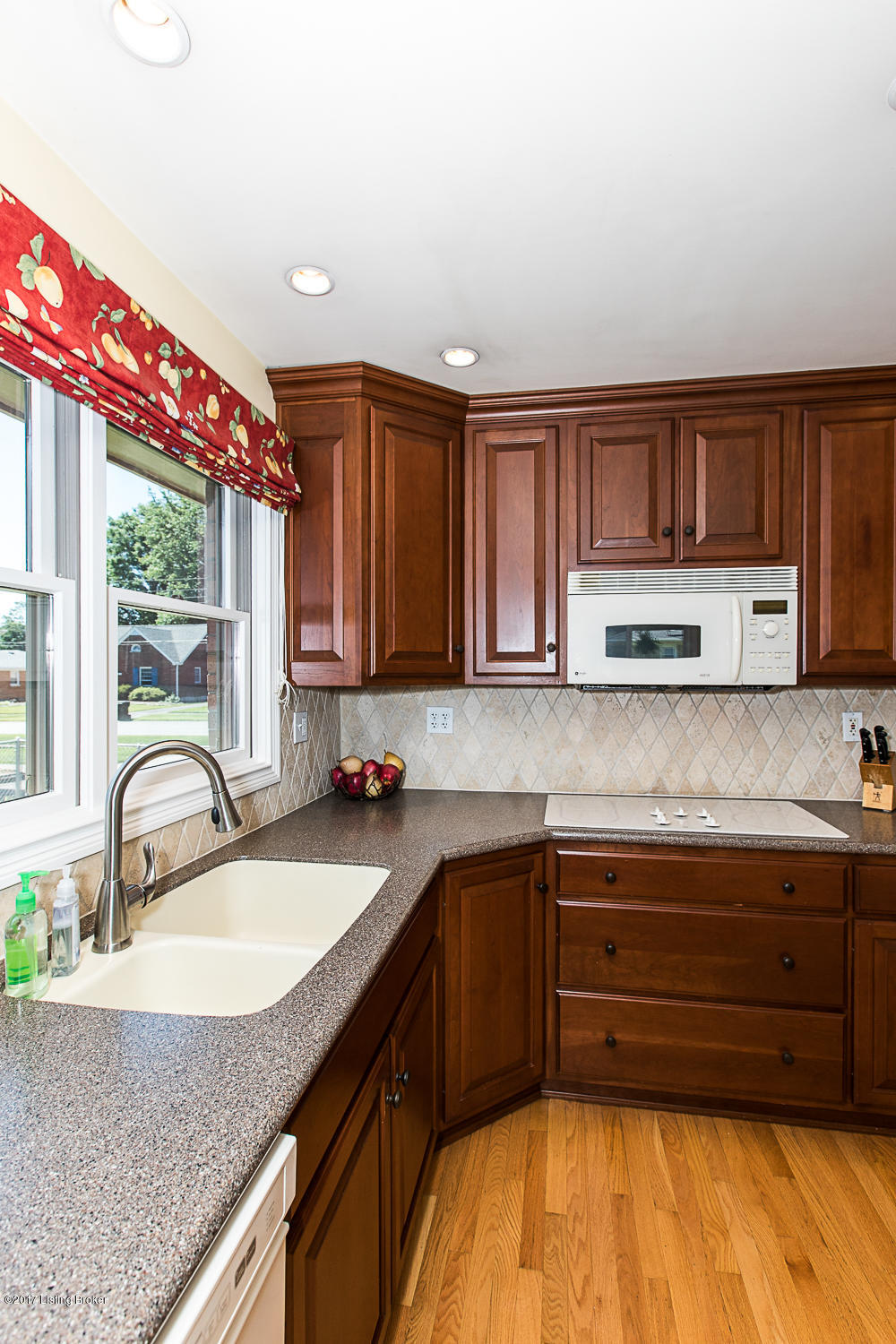 4105 Roxbury Road Louisville, KY 40218 - Photo 22 of 57 15