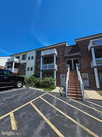 $1,500 | 6922 Hilltop Drive, Unit 162, Brookhaven, PA 19015