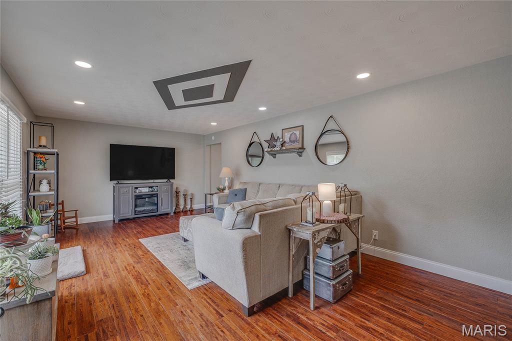 211 Carter Street Farmington, MO 63640 - Photo 2 of 12