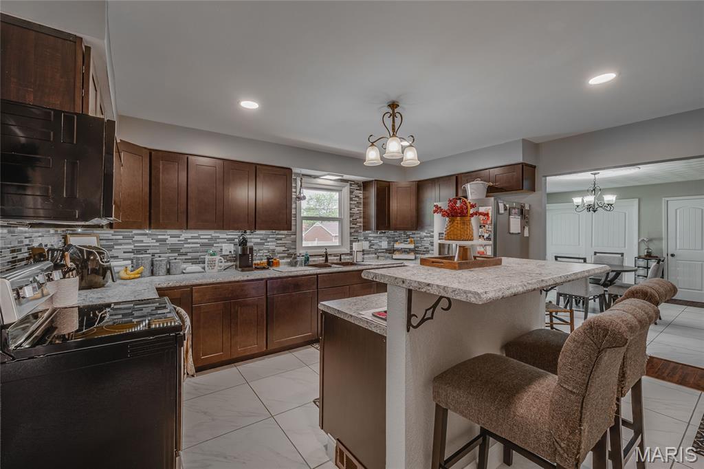 211 Carter Street Farmington, MO 63640 - Photo 3 of 12