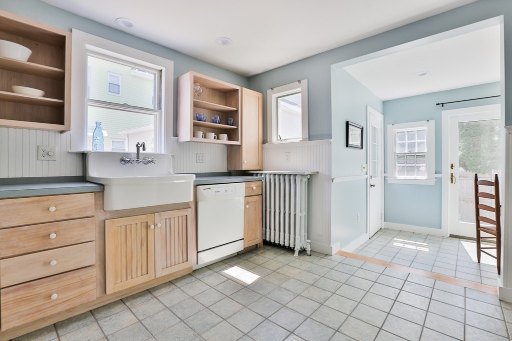 5 Addison Street Gloucester, MA 01930 - Photo 11 of 29