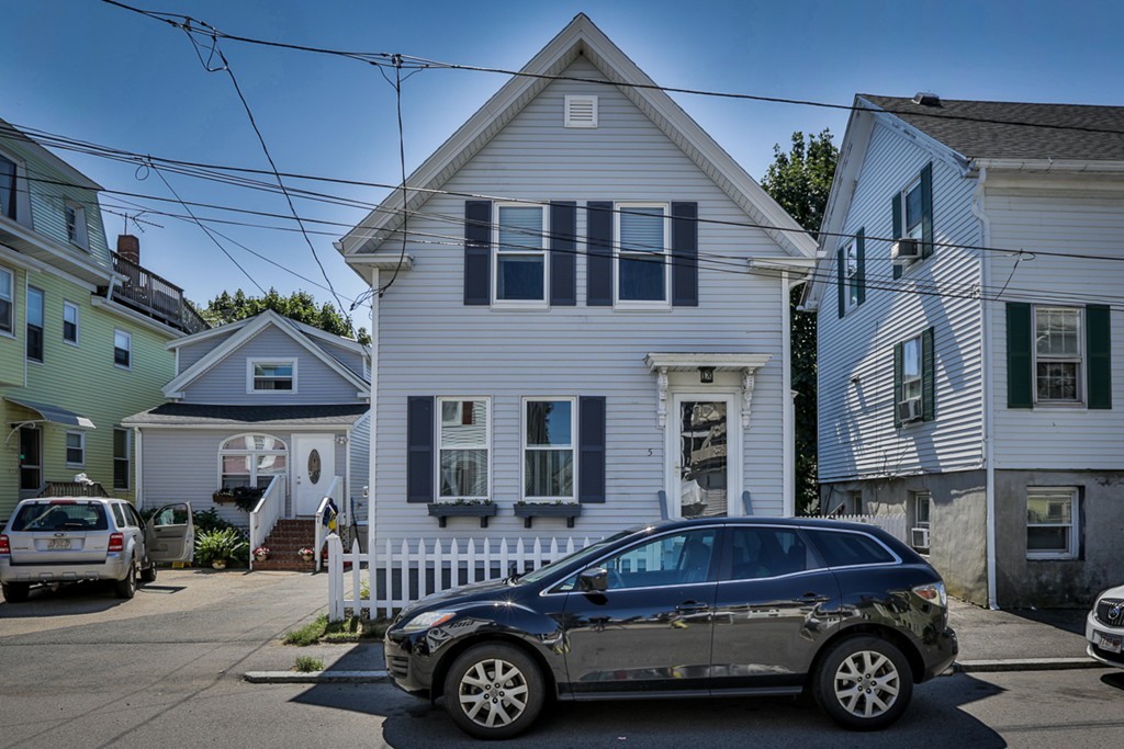 5 Addison Street Gloucester, MA 01930 - Photo 3 of 29