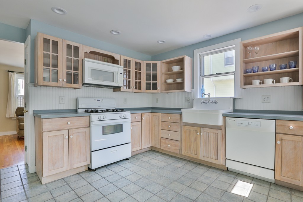 5 Addison Street Gloucester, MA 01930 - Photo 9 of 29