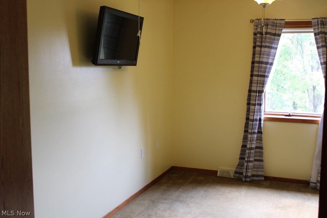 1506 Garrett Road Jefferson, OH 44047 - Photo 26 of 35 2nd Floor Bedroom