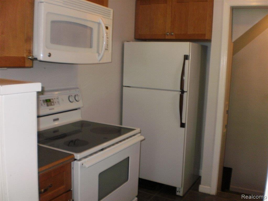 1210 Cambridge Road Berkley, MI 48072 - Photo 4 of 15 kitchen