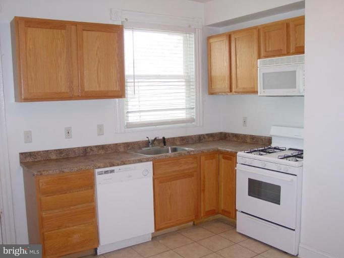 3509 Old York Road Baltimore, MD 21218 - Photo 4 of 13 Kitchen