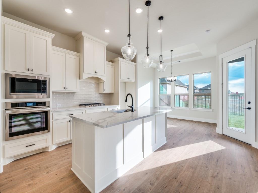 1901 Cascada Way Little Elm, TX 75068 - Photo 4 of 35