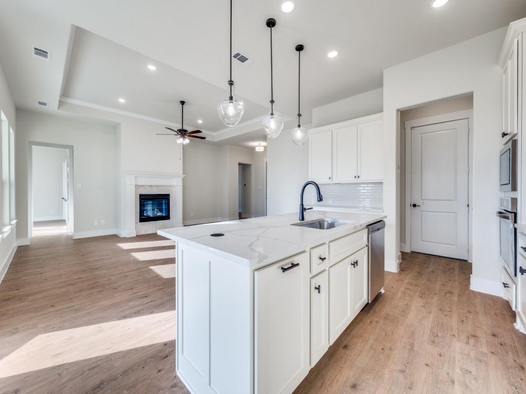 1901 Cascada Way Little Elm, TX 75068 - Photo 5 of 35