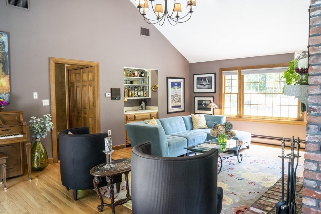 7 Jenkins Road Andover, MA 01810 - Photo 4 of 33 Gallery Image 4