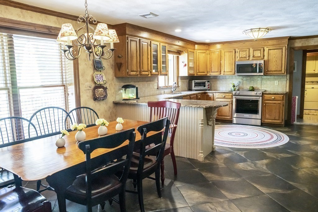 7 Jenkins Road Andover, MA 01810 - Photo 5 of 33 Gallery Image 5