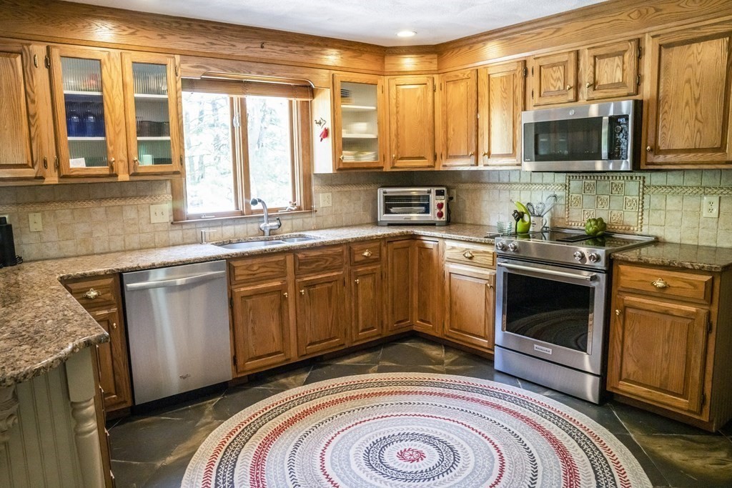 7 Jenkins Road Andover, MA 01810 - Photo 6 of 33 Gallery Image 6